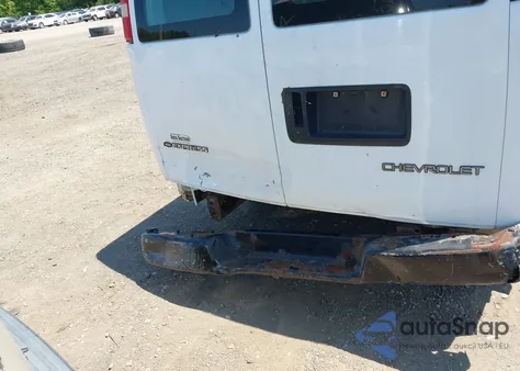 2005 Chevrolet Express from USA, damaged, VIN 1GCFG15X451137283